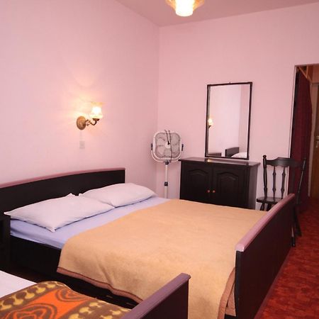 Apartments And Rooms By The Sea Sucuraj, Hvar - 4029 ห้อง รูปภาพ